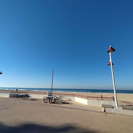 شقة Encantador Apartamento Frente A La Playa Victoria كاديز المظهر الخارجي الصورة