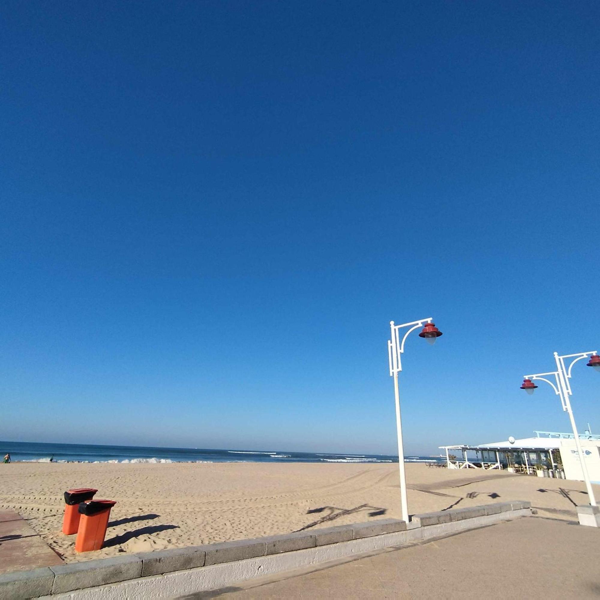 شقة Encantador Apartamento Frente A La Playa Victoria كاديز المظهر الخارجي الصورة