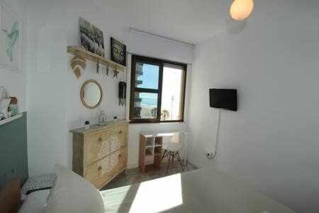 شقة Encantador Apartamento Frente A La Playa Victoria كاديز المظهر الخارجي الصورة