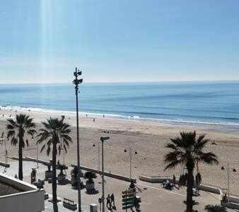 شقة Encantador Apartamento Frente A La Playa Victoria كاديز المظهر الخارجي الصورة